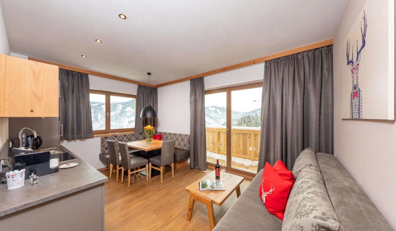 Das Gruenholz Aparthotel Mühlbach am Hochkönig エクステリア 写真